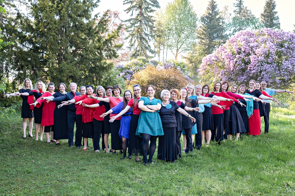 Pěvecký sbor Chrapot a klavírista Jiří Knotte